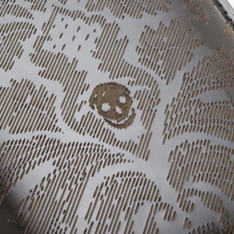 Pre Owned Alexander Mcqueen Blackberry Case Skull Lea Tech Accessory