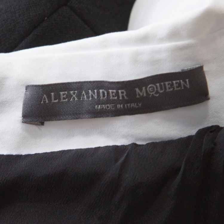 مملوكة مسبقًا Alexander McQueen Black Wool Contrast Trim Peter Pan Collar Sheath Dress M