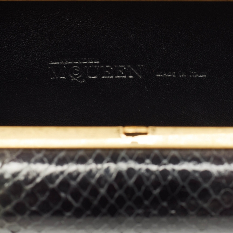 Pre Owned Alexander McQueen Beige/Navy Blue Python Skull Knuckle Duster Clutch