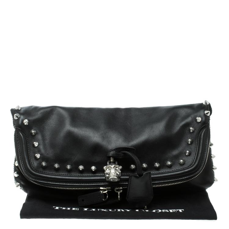مملوكة مسبقًا Alexander McQueen Black Leather Studded Skull Padlock Fold Over Clutch