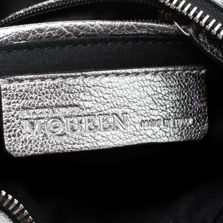 Pre Owned Alexander McQueen Metallic Silver Leather Small De Manta Clutch