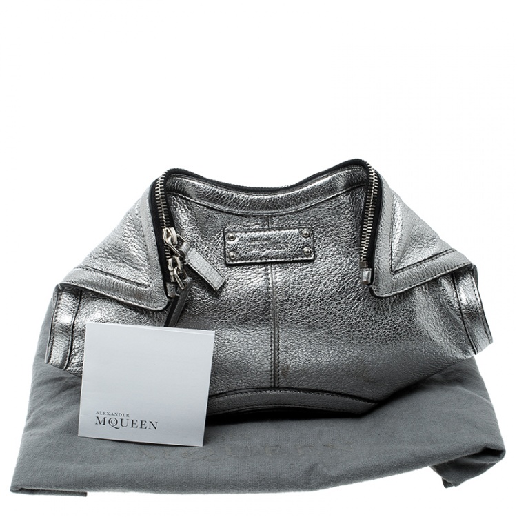 Pre Owned Alexander McQueen Metallic Silver Leather Small De Manta Clutch