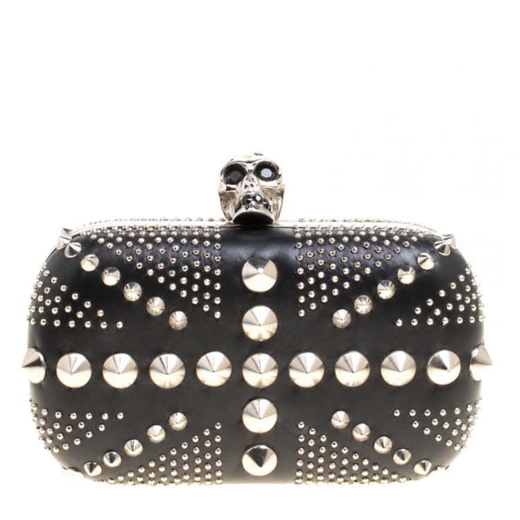 Pre Owned Alexander McQueen Black Leather Skull Studded Brittania Clutch