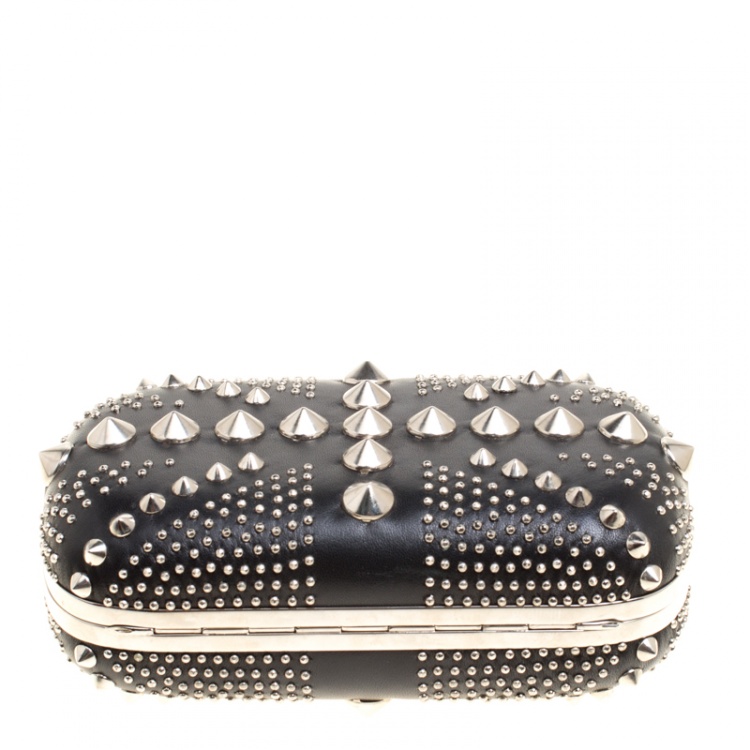 Pre Owned Alexander McQueen Black Leather Skull Studded Brittania Clutch