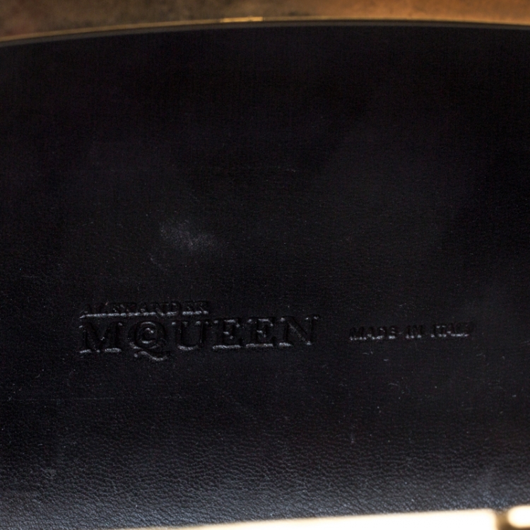مملوكة مسبقًا Alexander McQueen Black Leather Hell's Knuckle Duster Skull Box Clutch