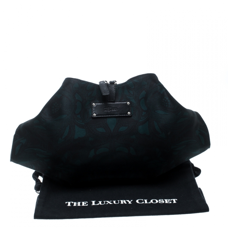 Pre Owned Alexander McQueen Black/Green Printed Fabric Medium De Manta Clutch