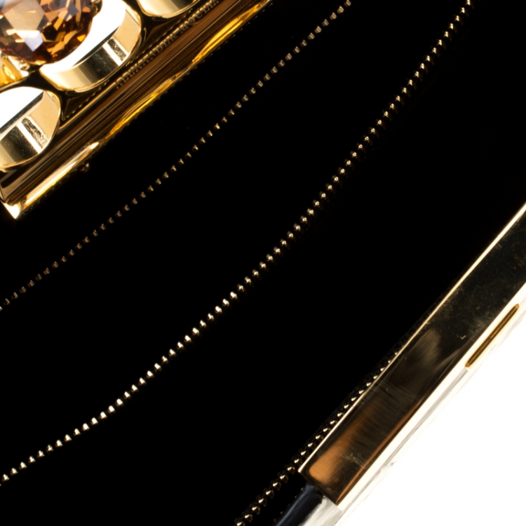 مملوكة مسبقًا Alexander McQueen Black Croc Embossed Leather Skull Knuckle Clutch