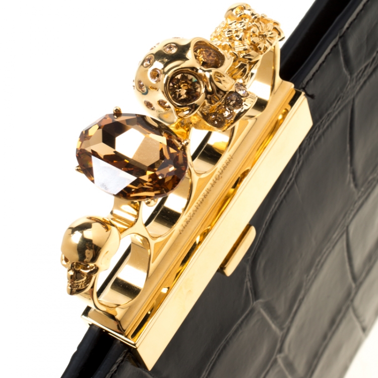 مملوكة مسبقًا Alexander McQueen Black Croc Embossed Leather Skull Knuckle Clutch