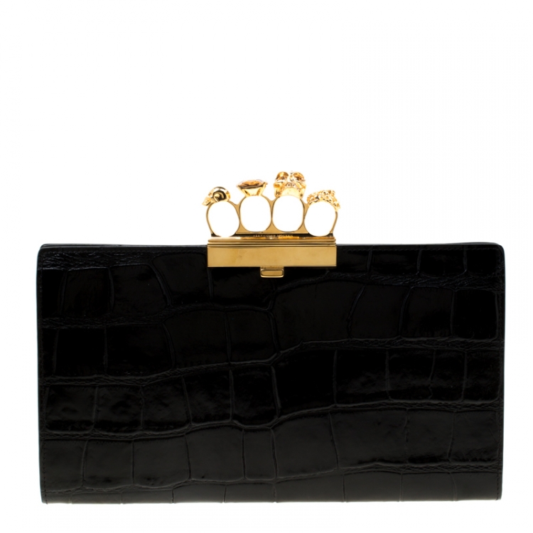 مملوكة مسبقًا Alexander McQueen Black Croc Embossed Leather Skull Knuckle Clutch
