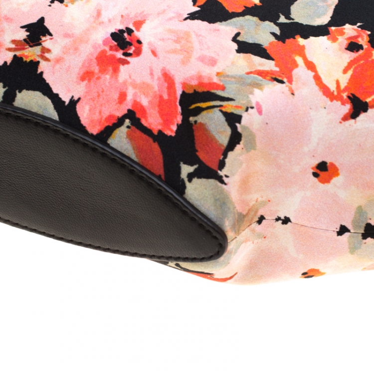 مملوكة مسبقًا Alexander McQueen Multicolor Printed Fabric Medium De Manta Clutch