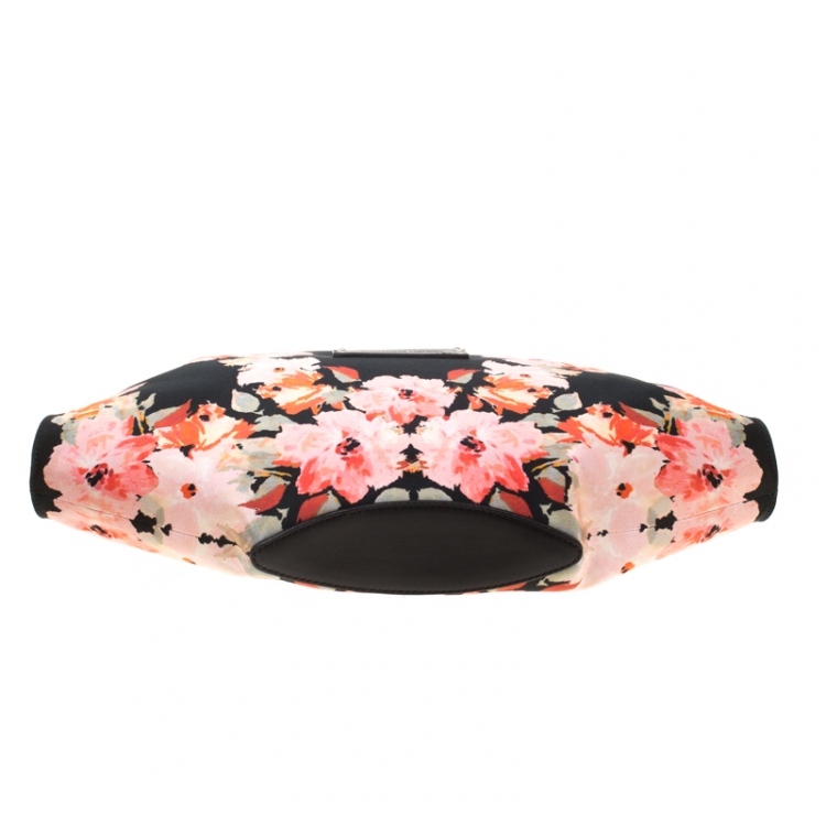 مملوكة مسبقًا Alexander McQueen Multicolor Printed Fabric Medium De Manta Clutch