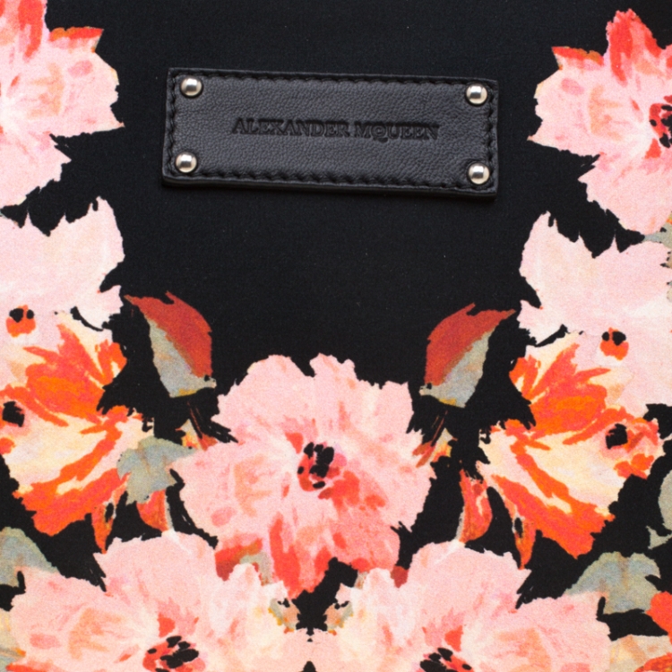 مملوكة مسبقًا Alexander McQueen Multicolor Printed Fabric Medium De Manta Clutch