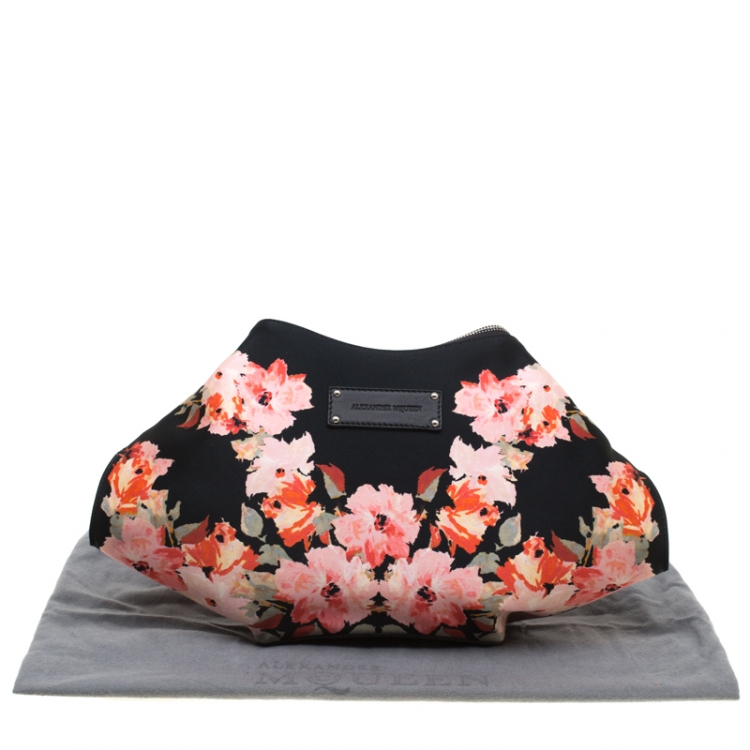 مملوكة مسبقًا Alexander McQueen Multicolor Printed Fabric Medium De Manta Clutch