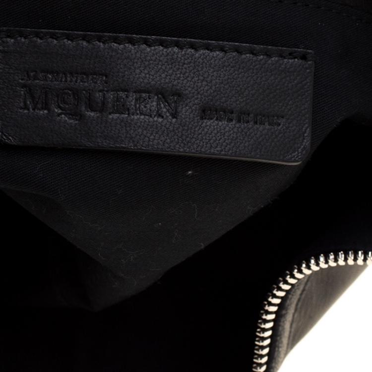 مملوكة مسبقًا Alexander McQueen Black Leather Medium Lace Up Faithful De Manta Clutch