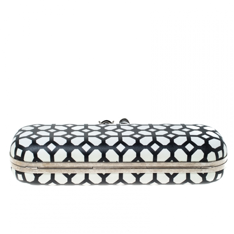 Pre Owned Alexander McQueen White/Black Patent Leather Skull Knuckle Clutch