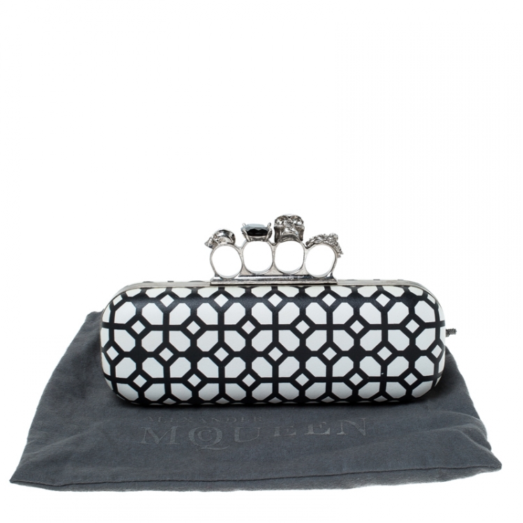 Pre Owned Alexander McQueen White/Black Patent Leather Skull Knuckle Clutch