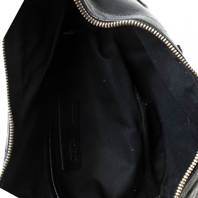 مملوكة مسبقًا Alexander McQueen Black Leather Medium De Manta Clutch