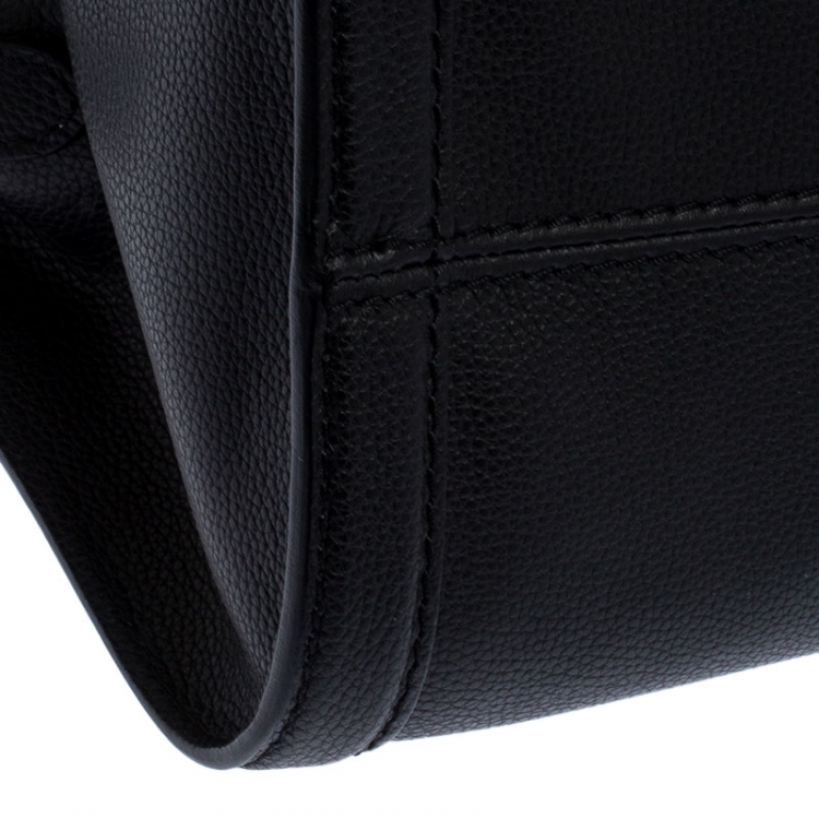مملوكة مسبقًا Alexander McQueen Black Leather Skull Padlock Tote