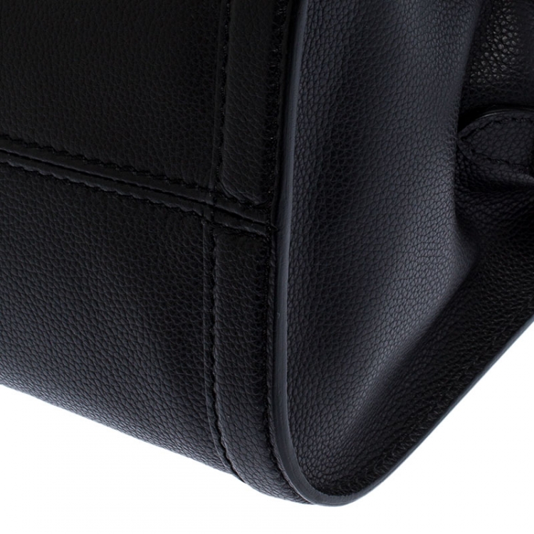 مملوكة مسبقًا Alexander McQueen Black Leather Skull Padlock Tote