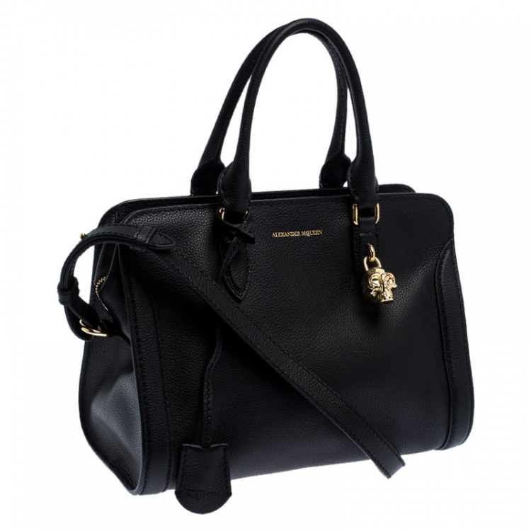 مملوكة مسبقًا Alexander McQueen Black Leather Skull Padlock Tote