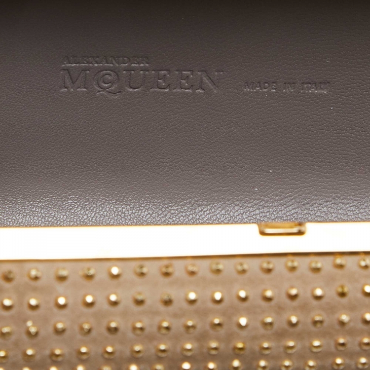Pre Owned Alexander McQueen Beige Suede Studded Skull Knuckle Box Clutch