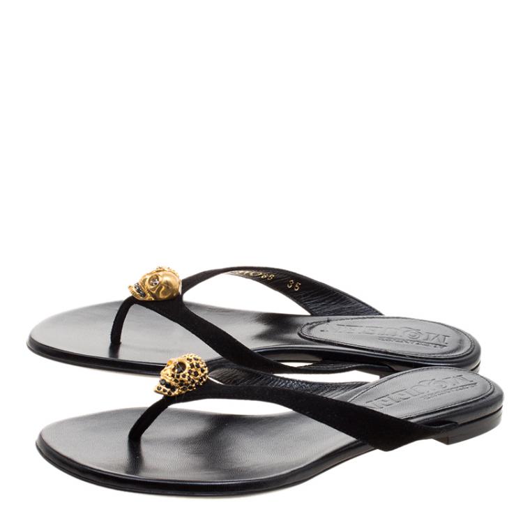 Pre Owned Alexander McQueen Black Suede Crystal Embellished Skull Flat Thong Sandals Size 35