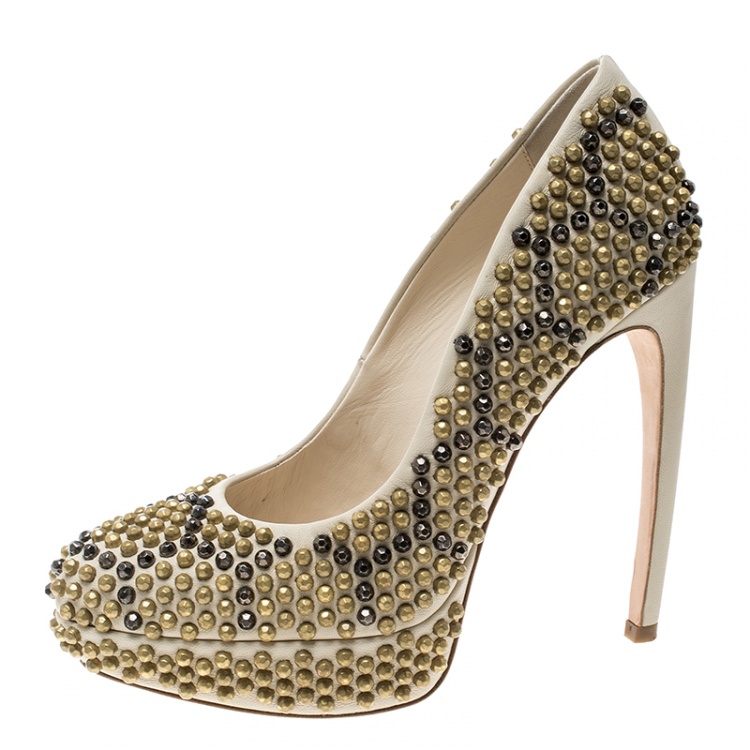 Pre Owned Alexander McQueen Beige Hexagon Stud Embellished Leather Platform Pumps Size 37