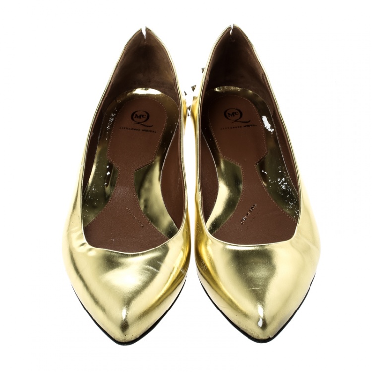 مملوكة مسبقًا Alexander McQueen Metallic Gold Leather Studded Ballet Flats Size 41