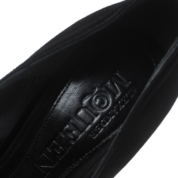 Pre Owned Alexander McQueen Black Suede Skull Embellished Peep Toe Pumps Size 36