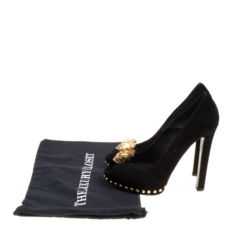 Pre Owned Alexander McQueen Black Suede Crystal Embellished Skull Peep Toe Platform Pumps Size 38.5