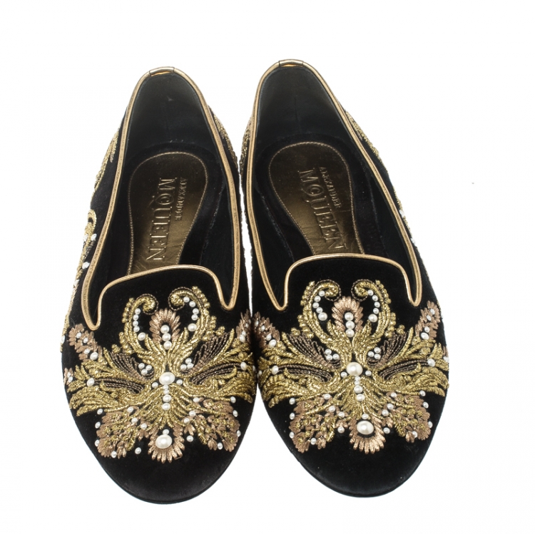 مملوكة مسبقًا Alexander McQueen Black Velvet Embroidered Smoking Slippers Size 38.5