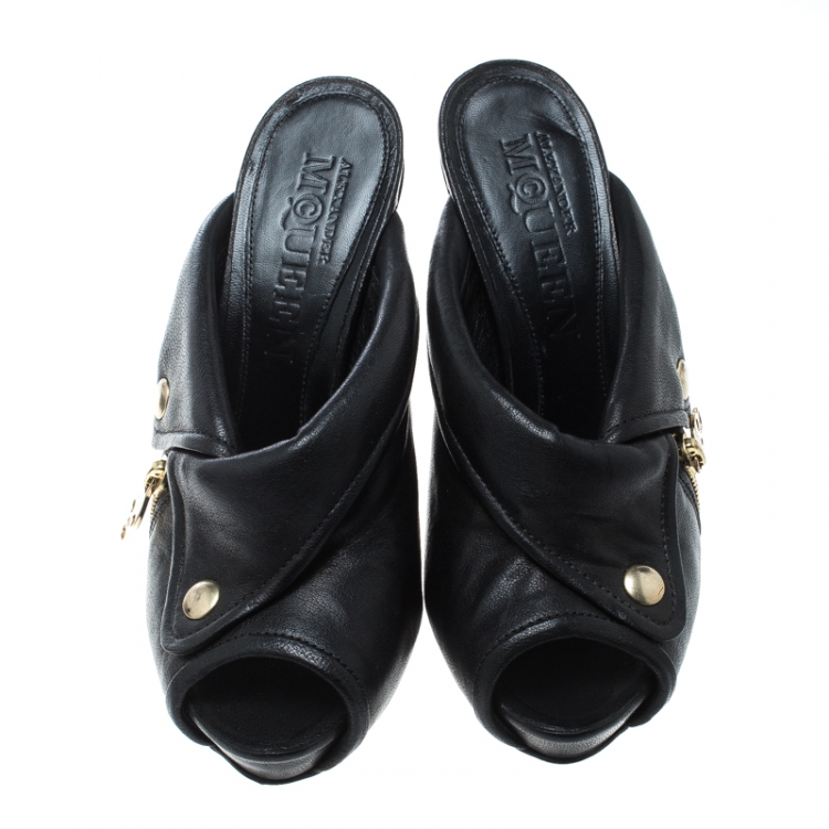 Pre Owned Alexander McQueen Black Leather Dredge Peep Toe Platform Mule Sandals Size 37.5