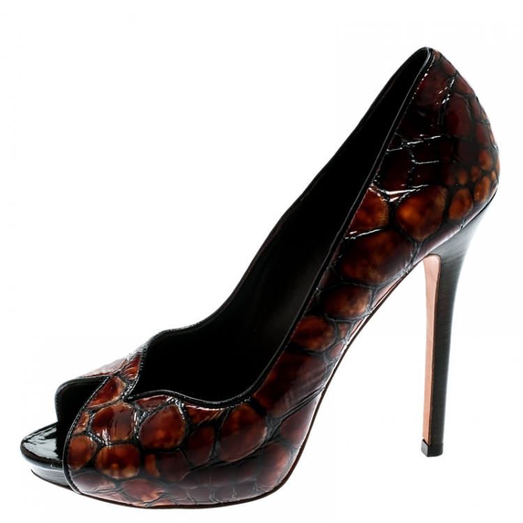 Pre Owned Alexander McQueen Two Tone Brown Tortoise Shell Embossed Patent Leather Pumps Size 39