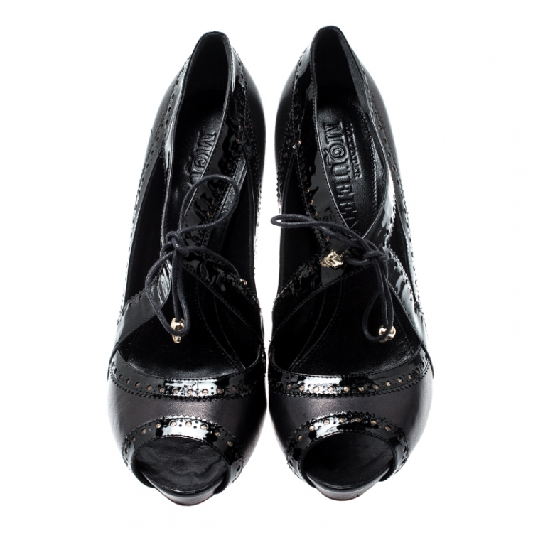 Pre Owned Alexander McQueen Black Leather Brogue Trim Cut Out Peep Toe Pumps Size 40