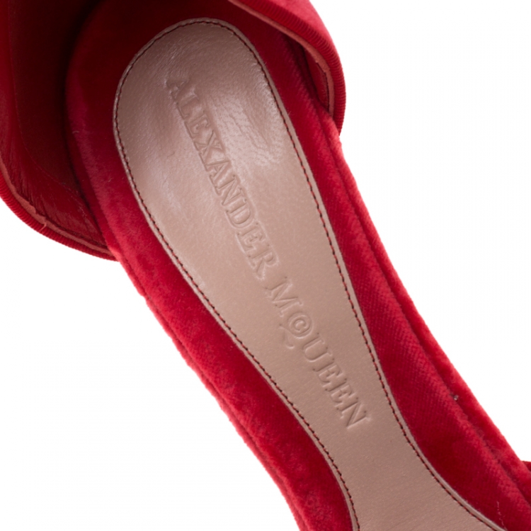 Pre Owned Alexander McQueen Red Velvet Ankle Strap Platfrom Sandals Size 40