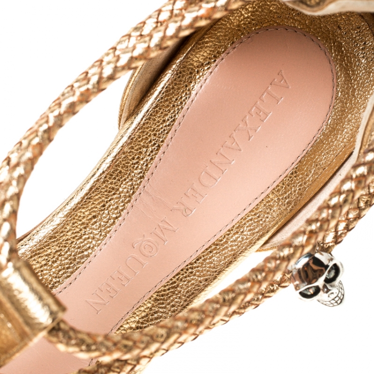Pre Owned Alexander McQueen Metallic Gold Leather Skull Thong Flat Sandals Size 38