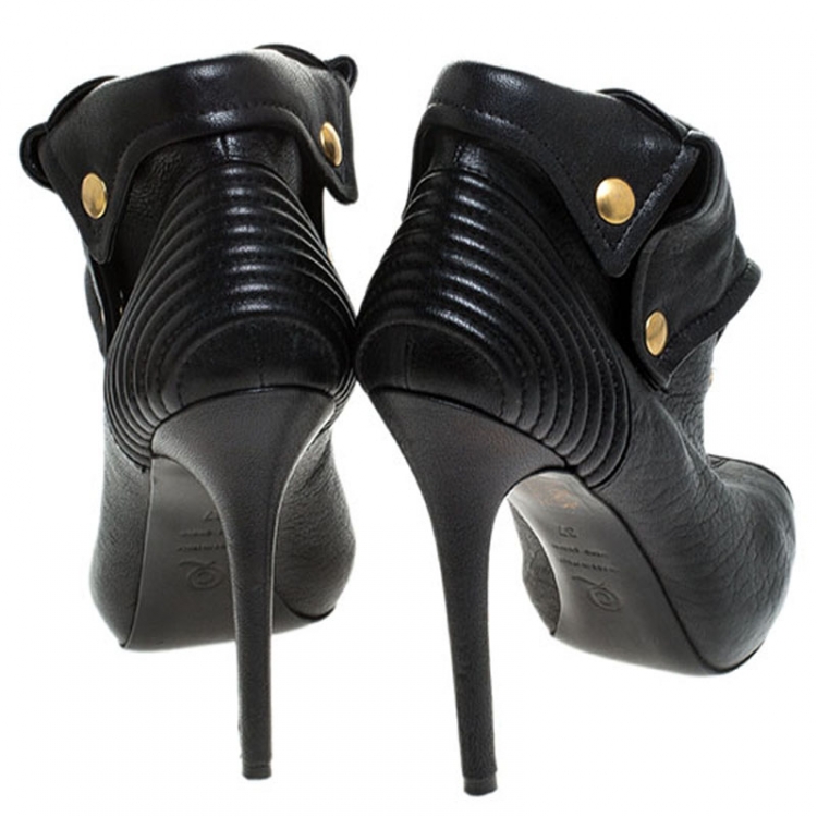مملوكة مسبقًا Alexander McQueen Black Leather Faithful Skull Peep Toe Booties Size 37