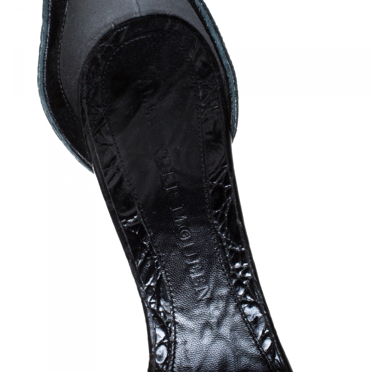 مملوكة مسبقًا Alexander McQueen Black Croc Embossed Leather Ankle Cuff Platform Sandals Size 40