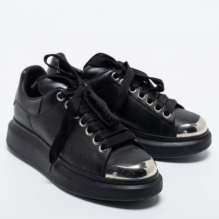 مملوكة مسبقًا Alexander McQueen Black Leather Larry Oversized Sneakers Size 35