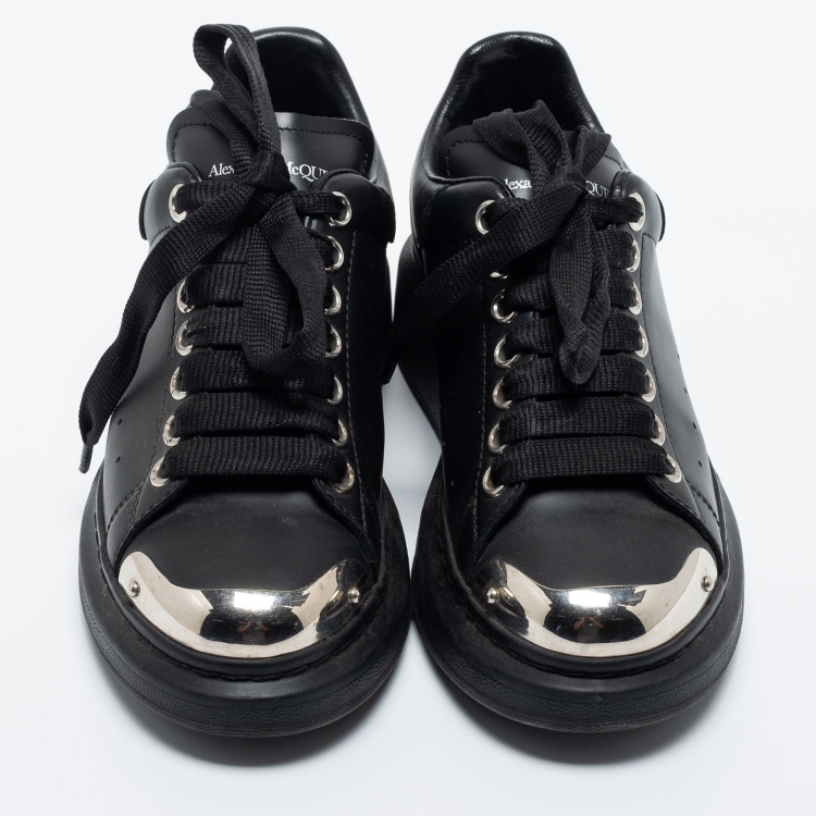 مملوكة مسبقًا Alexander McQueen Black Leather Larry Oversized Sneakers Size 35