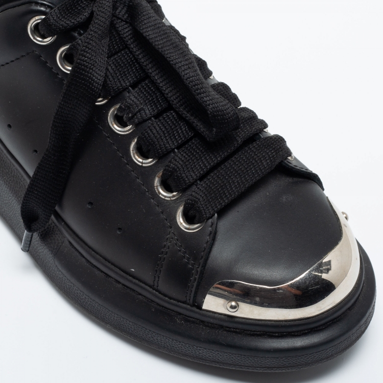 مملوكة مسبقًا Alexander McQueen Black Leather Larry Oversized Sneakers Size 35