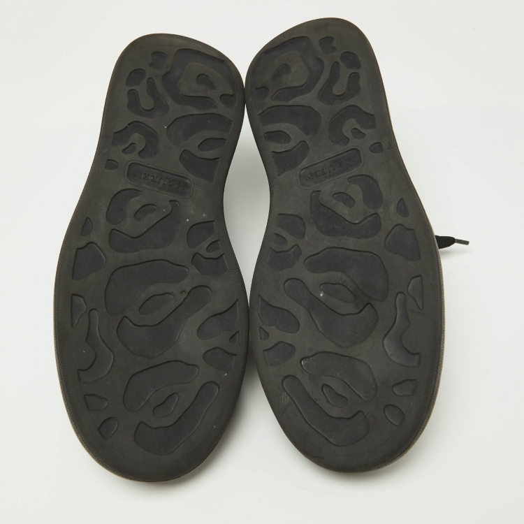 مملوكة مسبقًا Alexander McQueen Black Leather Oversized Low Top Sneakers Size 44.5
