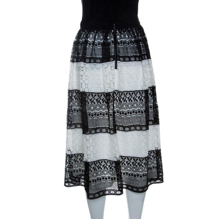 مملوكة مسبقًا Alice + Olivia Black Floral Embroidered Stripe Detail Birdie Skirt M