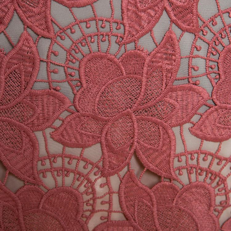Pre Owned Alice + Olivia Dusty Pink Floral Lace Strand Pencil Skirt S