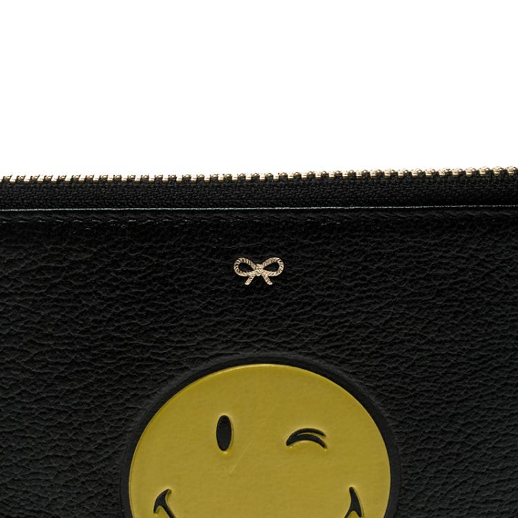 Pre Owned Anya Hindmarch Back Leather Wink Smiley Zip Top Pouch