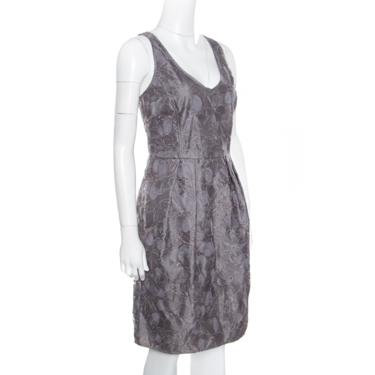 مملوكة مسبقًا Armani Collezioni Grey Floral Embroidered Pleated Organza Dress L