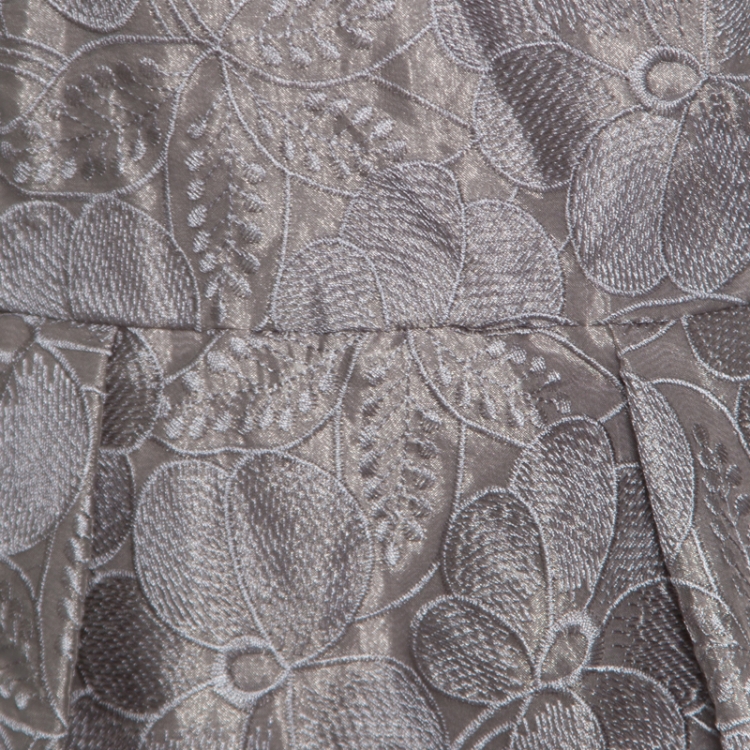 مملوكة مسبقًا Armani Collezioni Grey Floral Embroidered Pleated Organza Dress L