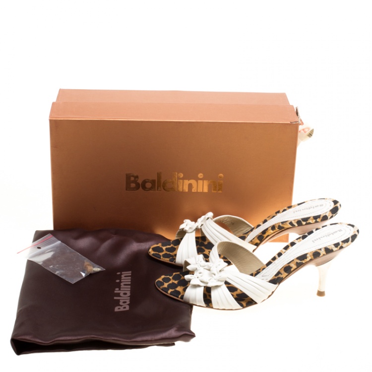 Pre Owned Baldinini White Pleated Leather Peep Toe Slides Size 36