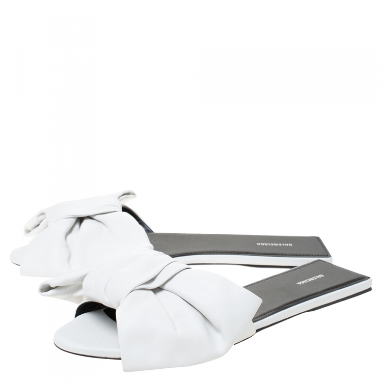 Pre Owned Balenciaga White Leather Bow Embellished Slide Flats Size 40
