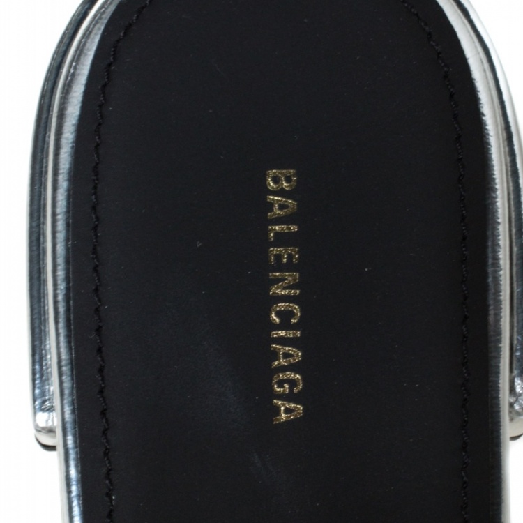 Pre Owned Balenciaga Metallic Silver Leather Arena Giant Studded Flat Slides Size 36